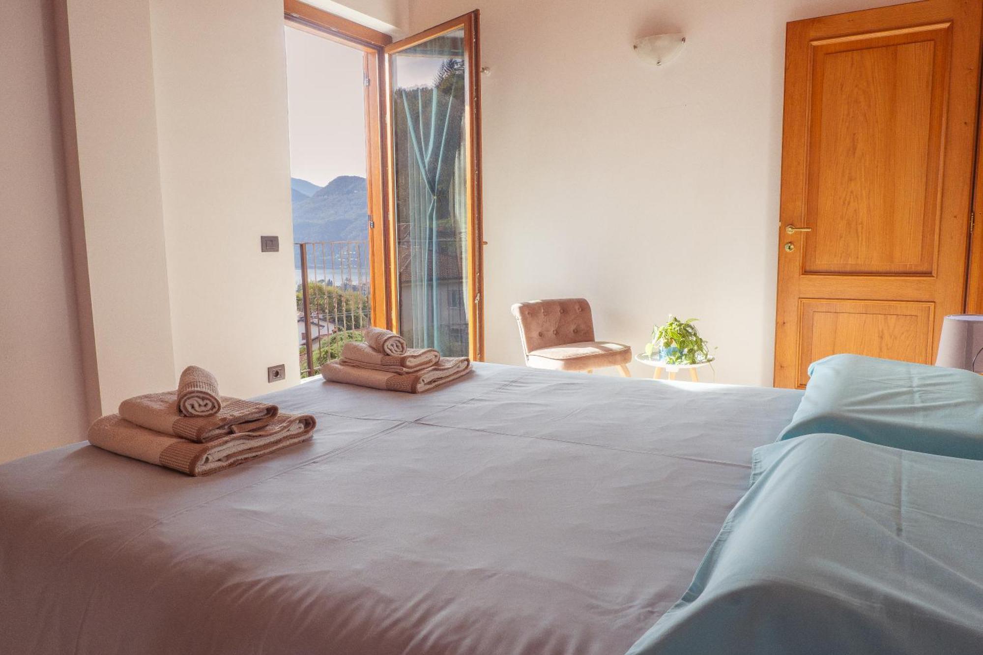 Larius Apartment - Como Lake View Mandello del Lario Exteriör bild